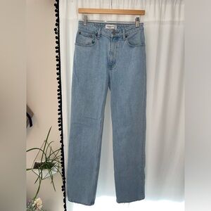 Abercrombie & Fitch 90s relaxed jean high rise women’s 4 long 27 denim curve lov